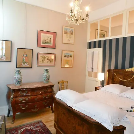 アパート Benigne Malyon