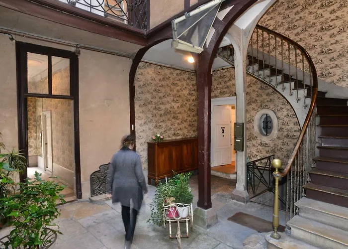 Benigne Malyon ディジョン